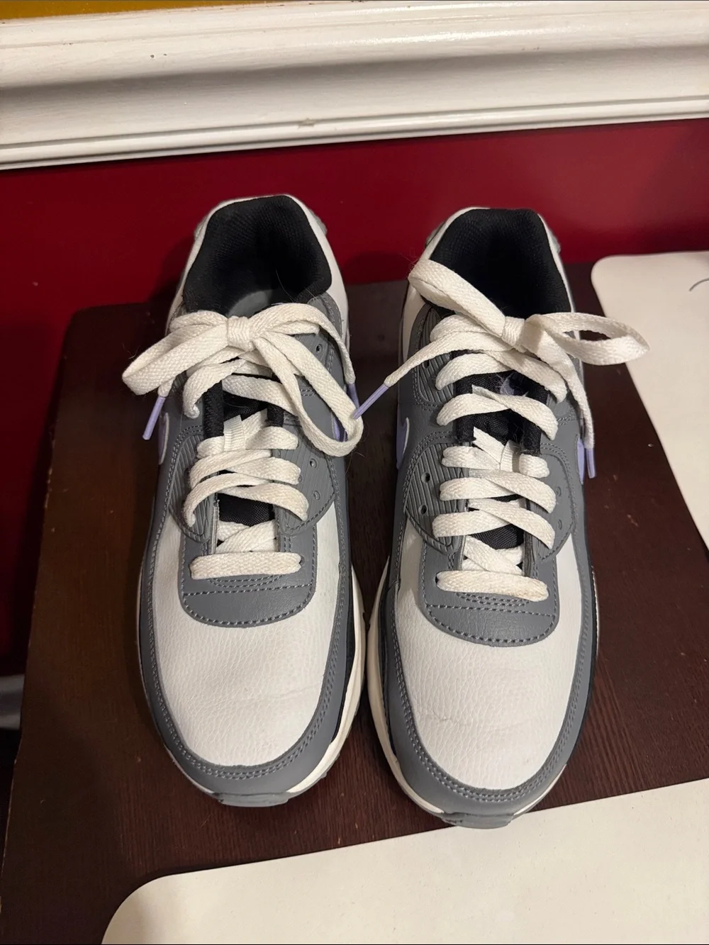 Nike Youth  Air Max Light Thistle size 6 Y  Sneakers in White, Gray & Lavender